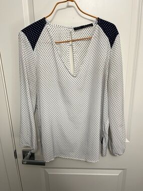 Zara Women’s White Polka Dot V-Neck Blouse in size L